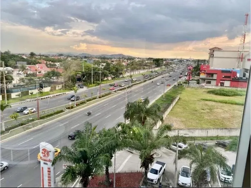 Gran Suite En Samborondon San Antonio Tornero Ecuador